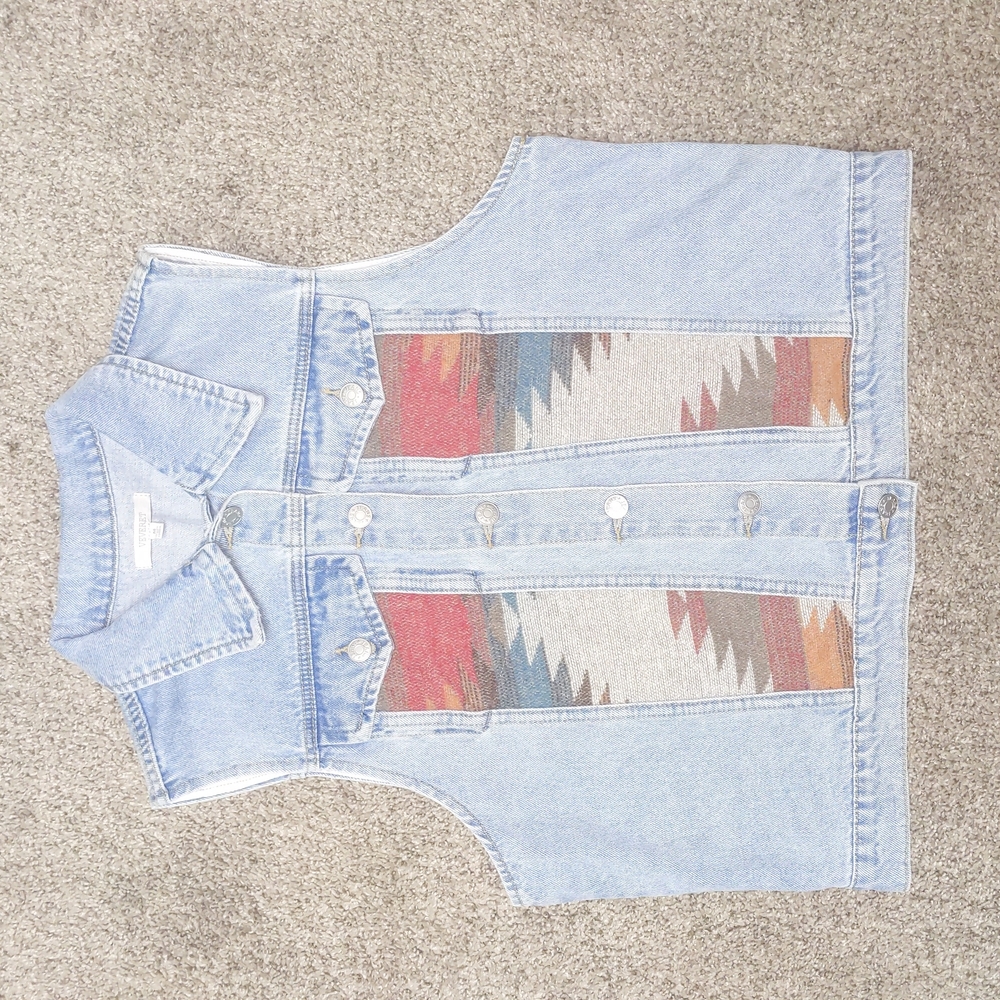 A VEVERET denim vest.